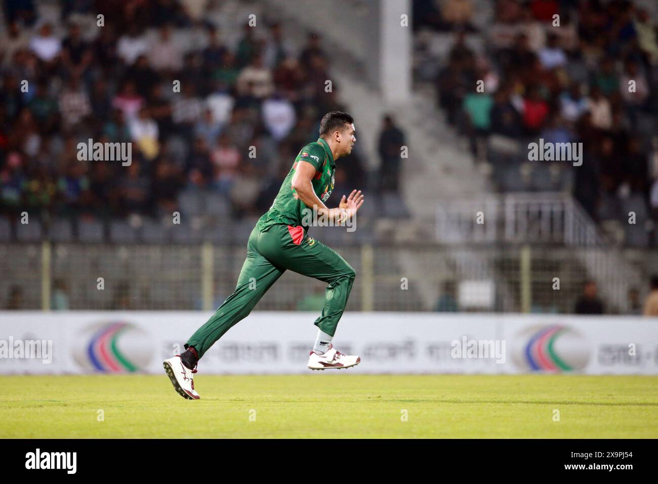 Taskin Ahmed beim zweiten T20-Spiel gegen Sri Lanka im Sylhet International Cricket Stadium (SICS), Lakkatura, Sylhet, Banglades Stockfoto