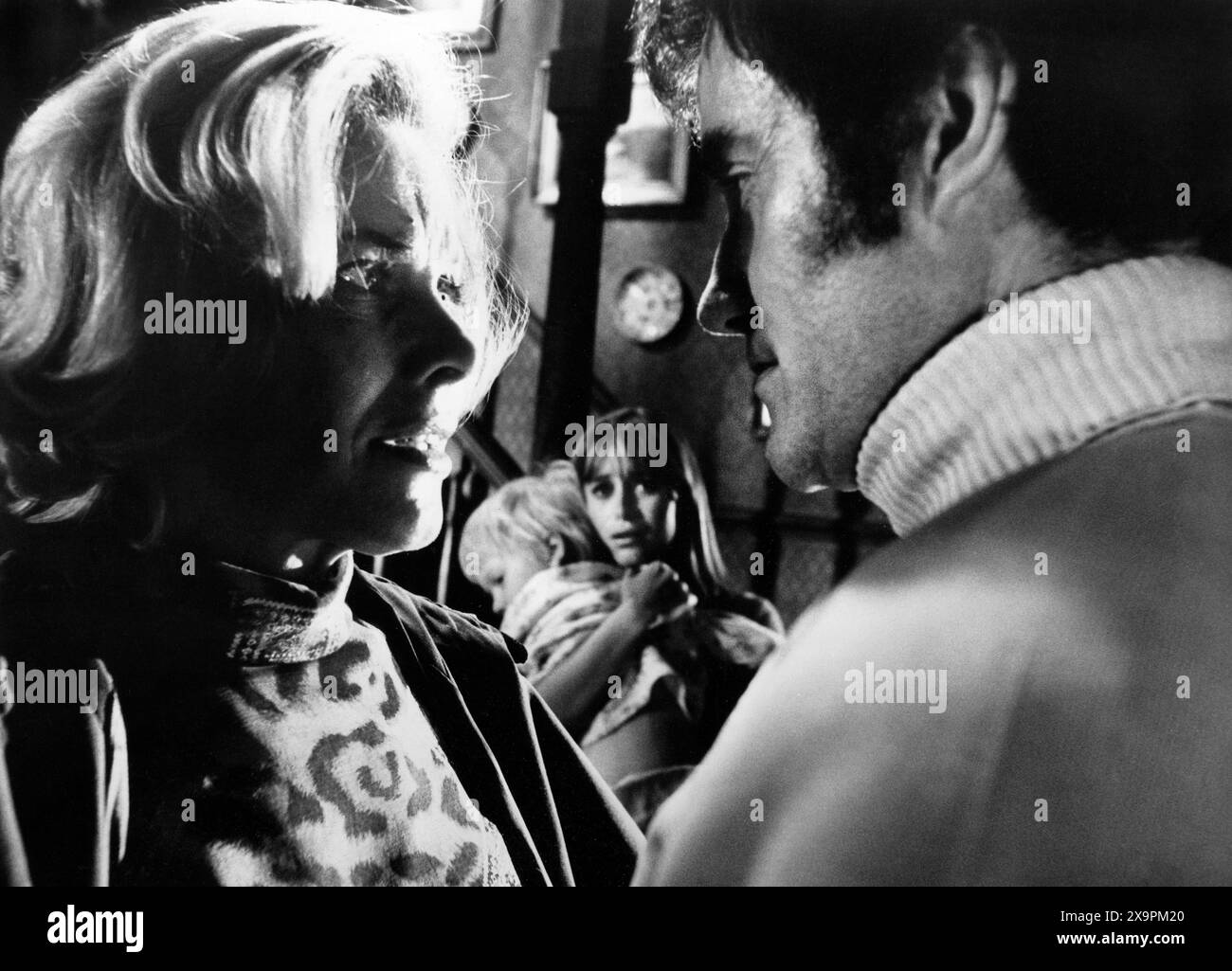 Honor Blackman, Tara Collinson, Susan George, Ian Bannen, am Set des Films, 'Fright', British Lion Films, 1971, alliierte Künstler, 1972 Stockfoto