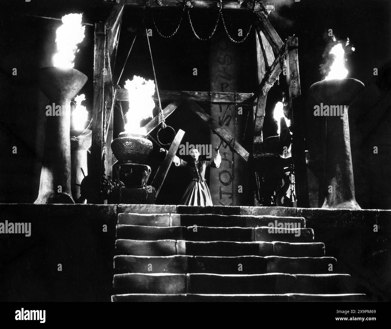 Debra Paget, am Set des Films „The Haunted Palace“, American International Pictures, 1963 Stockfoto