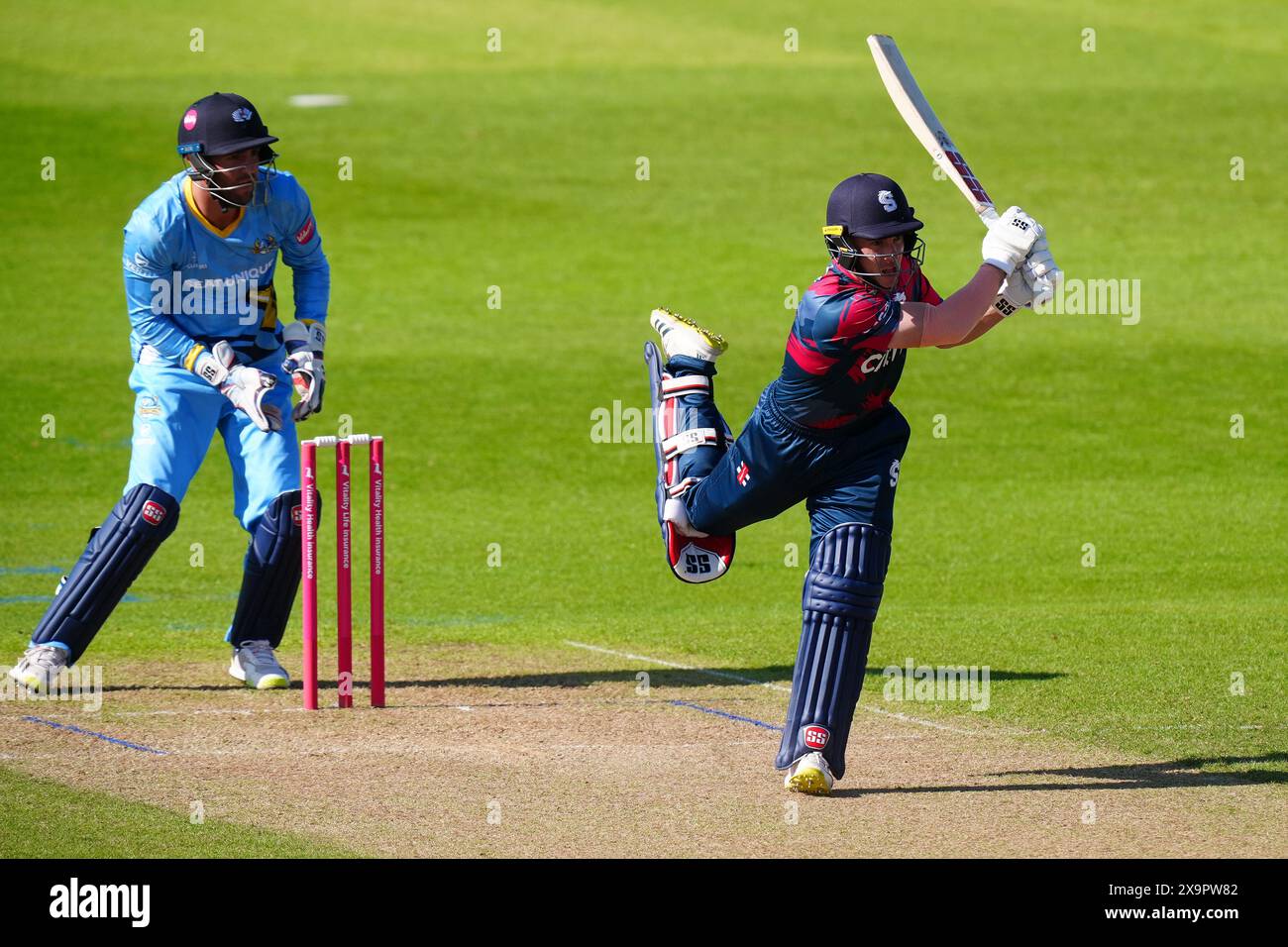 Northamptonshire Steelbacks Matthew Breetzke schlug während des Spiels Vitality Blast T20 auf dem County Ground in Northampton. Bilddatum: Sonntag, 2. Juni 2024. Stockfoto