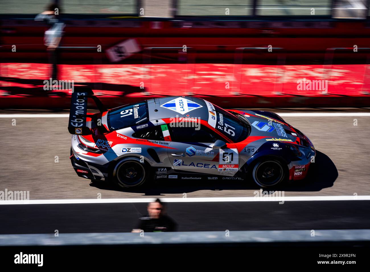 Gnemmi Paolo, italienischer Fahrer des Ebimotors Teams, tritt beim Qualifying des Porsche Carrera Cup Italia auf der Enzo e Dino Ferrari International Racetrack an. Stockfoto
