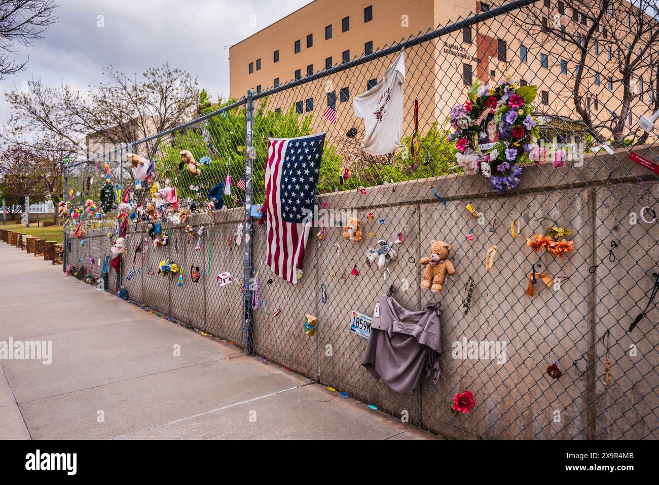 Oklahoma City, Oklahoma, USA - 17. März 2017: Tokens on the Fence am Oklahoma City National Memorial ist eine Gedenkstätte für die Opfer des Oklahoma City National Memorial Stockfoto