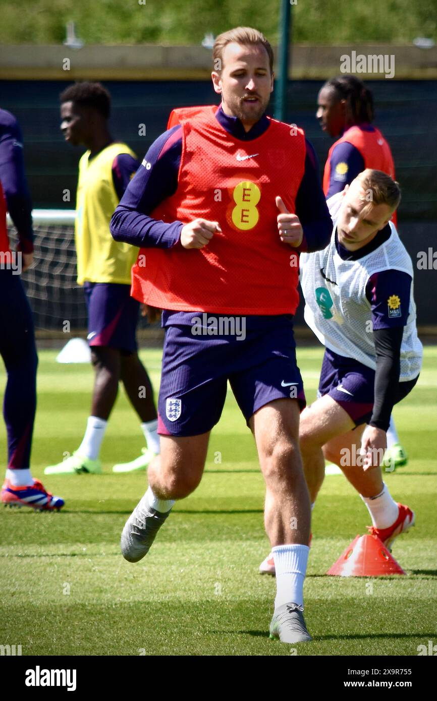 Darlington, Großbritannien. Juni 2024. Harry Kane stellte sich vor, wie Gareth Southgate im Rockliffe Park in Middlesbrough vor dem Spiel gegen Bosnien-Herzegowina im Rahmen der Vorbereitungen für die UEFA-Europameisterschaft trainiert. Quelle: James Hind/Alamy. Stockfoto
