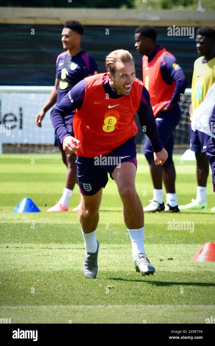 Darlington, Großbritannien. Juni 2024. Harry Kane stellte sich vor, wie Gareth Southgate im Rockliffe Park in Middlesbrough vor dem Spiel gegen Bosnien-Herzegowina im Rahmen der Vorbereitungen für die UEFA-Europameisterschaft trainiert. Quelle: James Hind/Alamy. Stockfoto