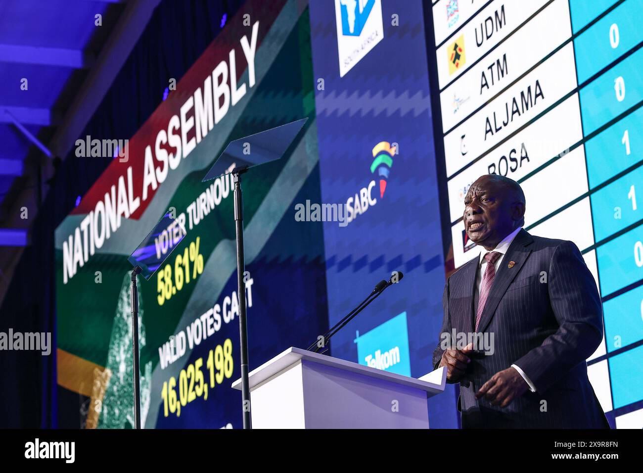 Midrand, Südafrika. Juni 2024. Der südafrikanische Präsident Cyril Ramaphosa spricht an die Nation, nachdem er die Ergebnisse der südafrikanischen Nationalwahlen 2024 während des Wahlausschusses Südafrikas (IEC) bekanntgegeben hatte, in dem die Ergebnisse der Nationalwahlen 2024 für Südafrika bekannt gegeben wurden. Der ANC, das langjährige Regierungsorgan in Südafrika, verlor zum ersten Mal seit Beginn der Demokratie vor 30 Jahren im Jahr 1994 seine absolute Mehrheit im Land. Quelle: UPI/Alamy Live News Stockfoto