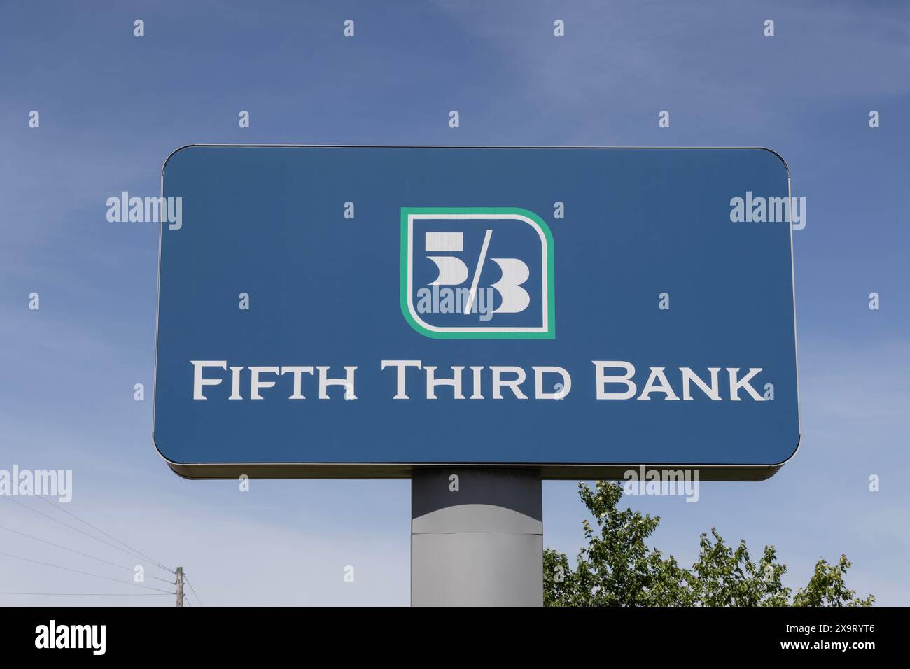 Moräne - 31. Mai 2024: Fünfte dritte Bank. Das fünfte Drittel betreut 15 Regionen mit mehr als 1.300 Standorten. Stockfoto Moräne - 31. Mai 2024: Fünfte dritte Bank. Das fünfte Drittel betreut 15 Regionen mit mehr als 1.300 Standorten. Stockfoto