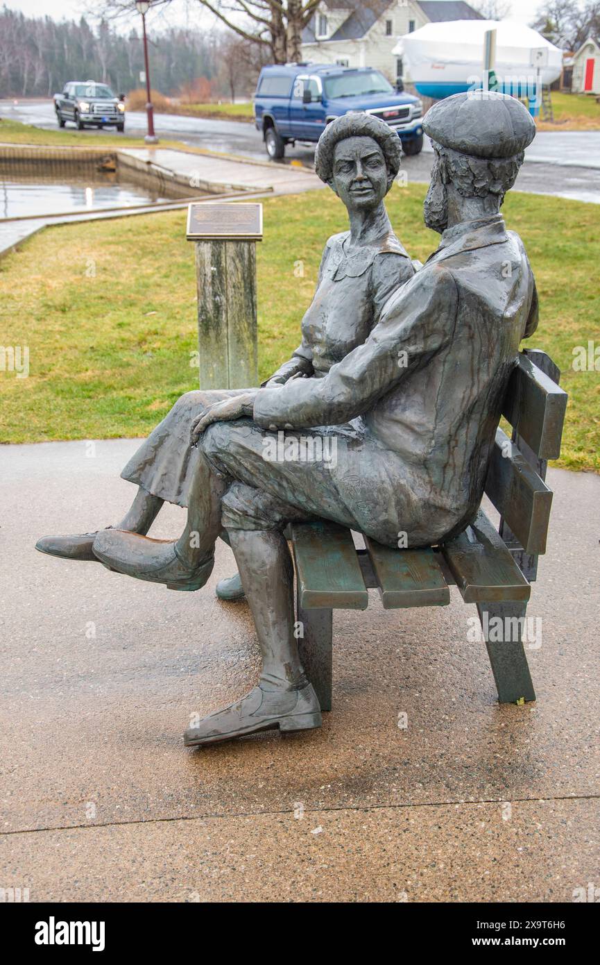 Alexander Graham Bell und seine Frau Mabel (Hubbard) Bell Statue in Baddeck, Nova Scotia, Kanada Stockfoto Alexander Graham Bell und seine Frau Mabel (Hubbard) Bell Statue in Baddeck, Nova Scotia, Kanada Stockfoto