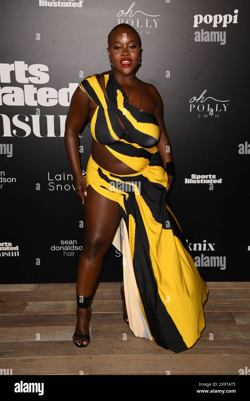 MIAMI BEACH, FL - 01. JUNI: Hunter McGrady nimmt an der The Sports Illustrated Swimsuit Runway Show während der Miami Swim Week 2024 am W South Beach am 1. Juni 2024 in Miami Florida Teil. Hinweis: Mpi04/MediaPunch Stockfoto