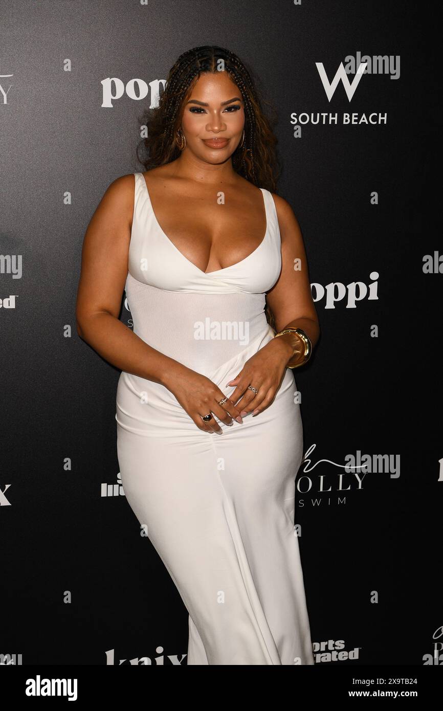 MIAMI BEACH, FL - 01. JUNI: Kamie Crawford nimmt an der The Sports Illustrated Swimsuit Runway Show während der Miami Swim Week 2024 am W South Beach am 1. Juni 2024 in Miami Florida Teil. Hinweis: Mpi04/MediaPunch Stockfoto