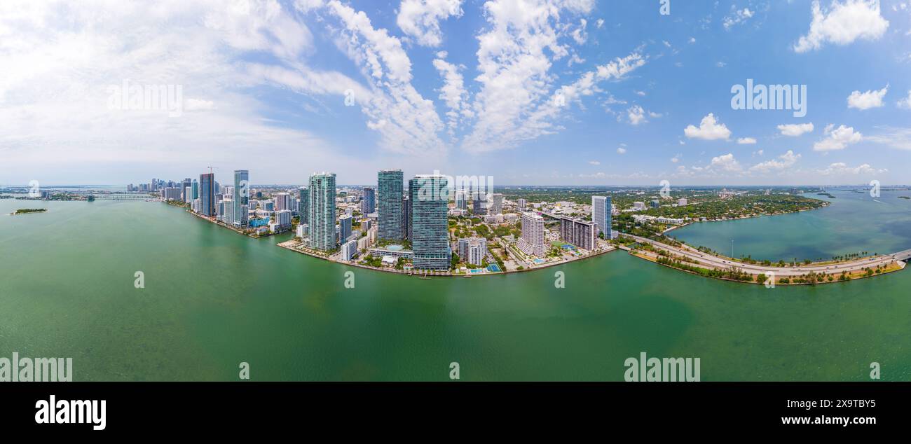 Miami Florida USA. Luftpanorama Edgewater Miami Biscayne Bay. Brücken. Fischaugen Weitwinkel 2024 Stockfoto