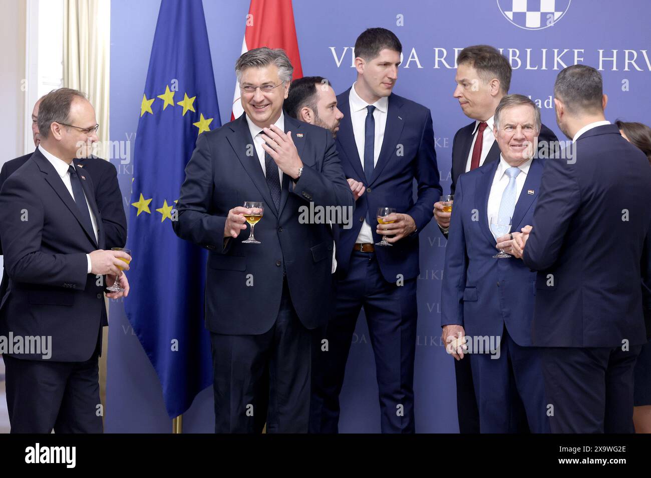 03.06.2024., Zagreb - Predsjednik Vlade Andrej Plenkovic urucio je u Banskim dvorima domovinicu hrvatsko-americkom NFL treneru Billu Belichicku. Foto: Patrik Macek/PIXSELL Stockfoto