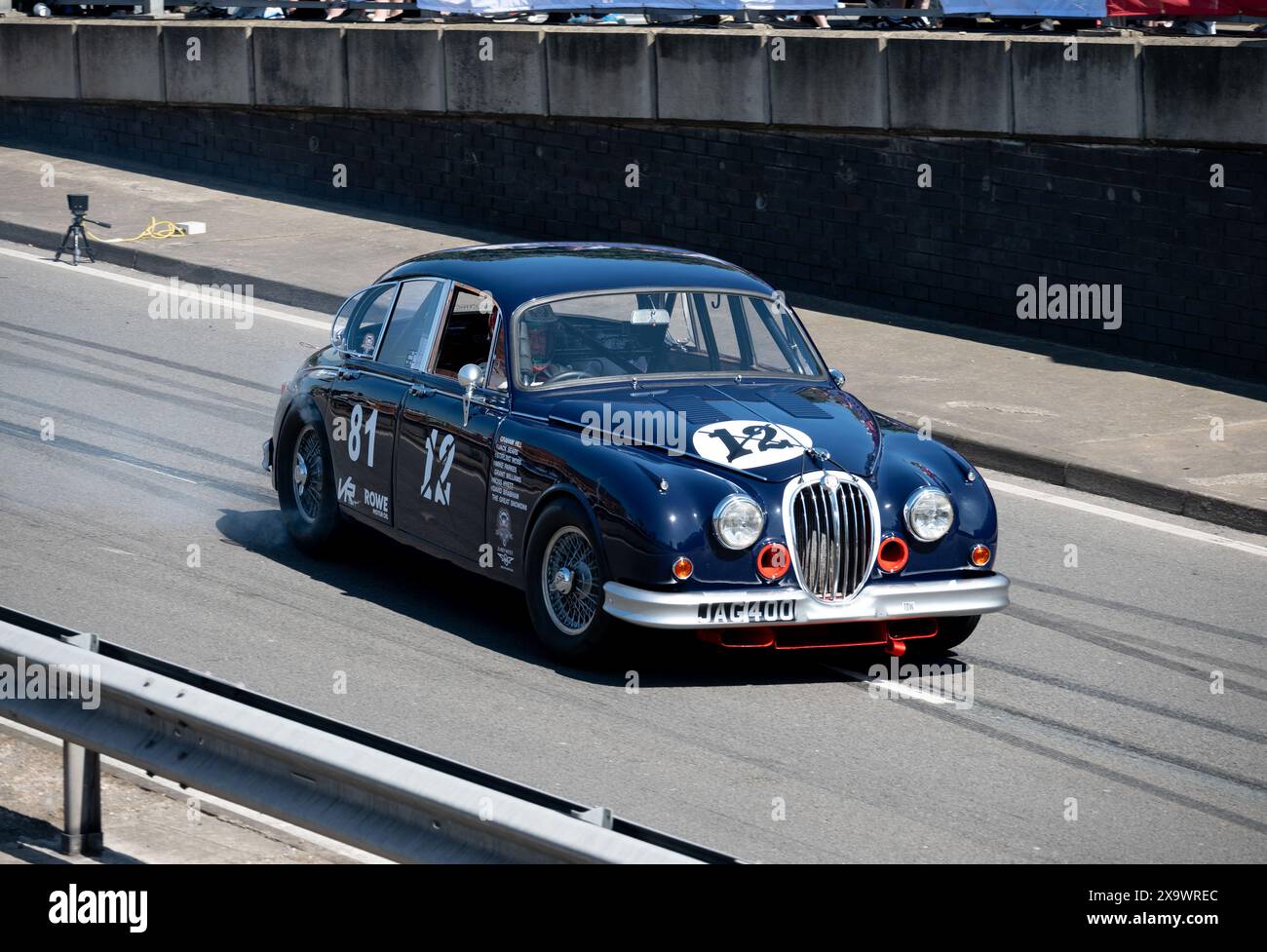 Jaguar Mk2 auf dem Speed Circuit. JAG400. Coventry Motofest 2024, West Midlands, Großbritannien Stockfoto