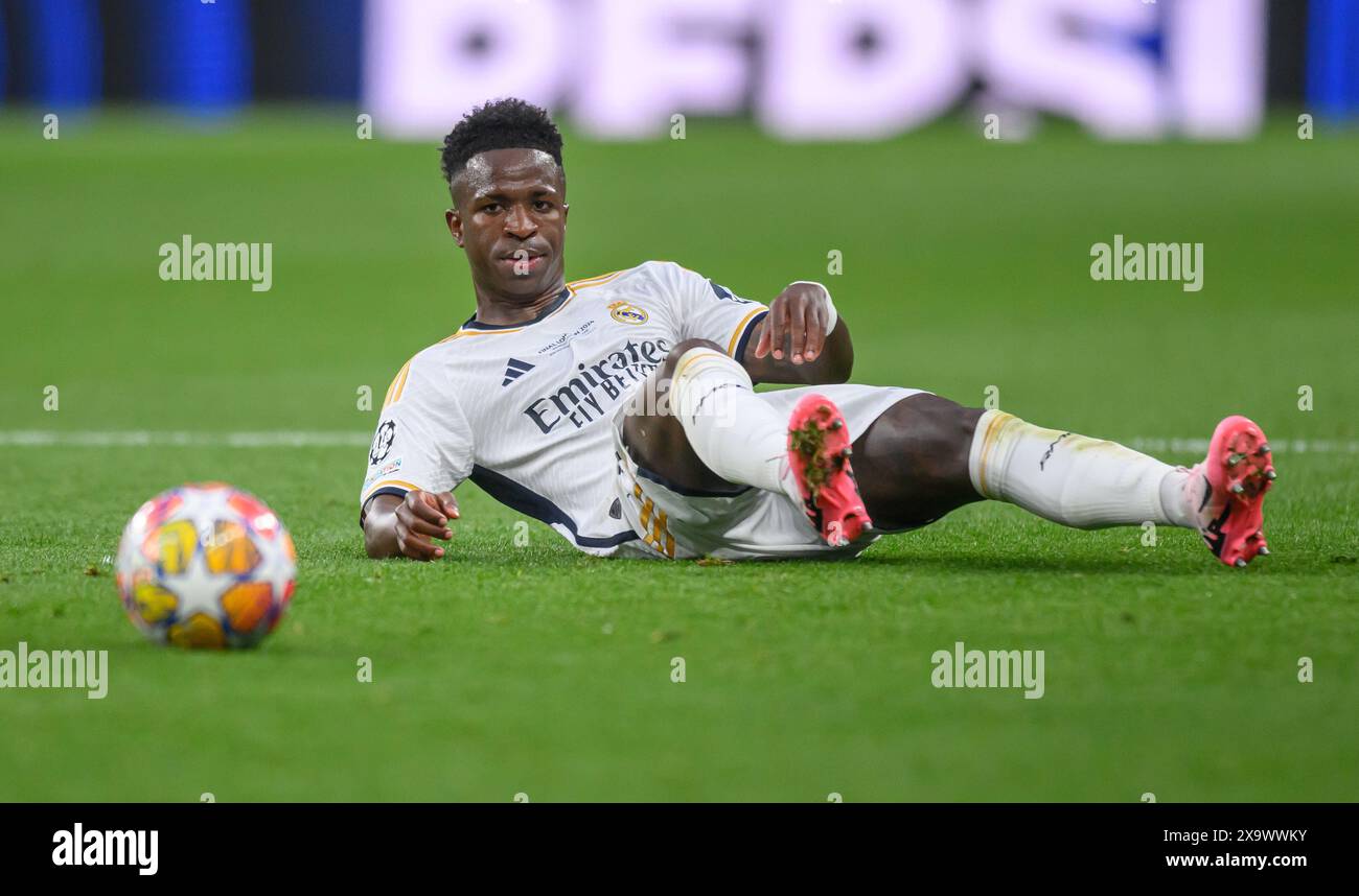 London, Großbritannien. 1. Juni 2024: Borussia Dortmund gegen Real Madrid - UEFA Champions League-Finale - Wembley. Real Madrids Vinicius Junior im Kampf gegen Borussia Dortmund. Bild : Mark Pain / Alamy Live News Stockfoto