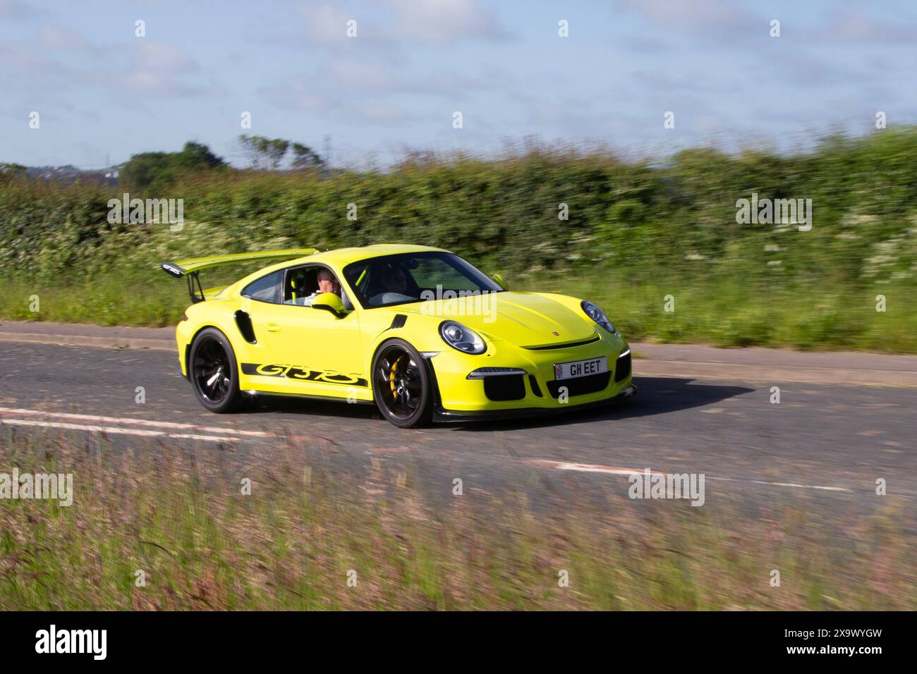 2006 Gelbes Porsche Boxster 24V S Benzincoupé, Reise zum Hoghton Tower Supercar Showtime; Juni 2024 Stockfoto