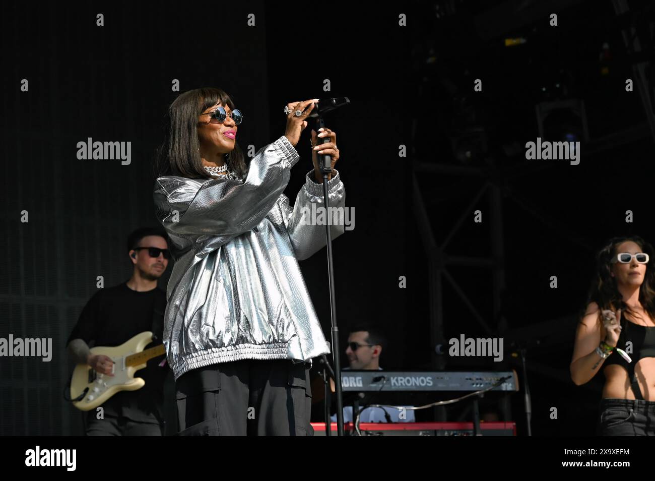 Brockwell Park, London, Großbritannien. Juni 2024. Shaznay Lewis tritt beim Mighty Hoopla 2024 Day 2 - Pop Music Festival in London auf. Quelle: Siehe Li/Picture Capital/Alamy Live News Stockfoto