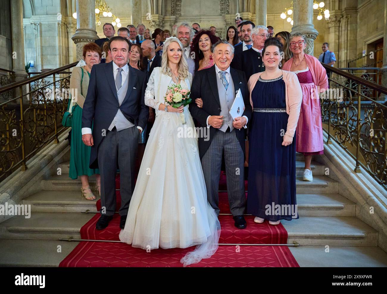 Wien, Österreich. Juni 2024. Richard Lugner heiratet am 1. Juni 2024 ...