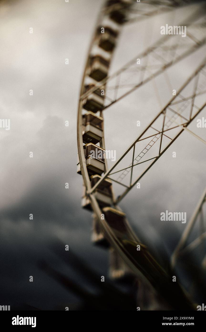 Riesenrad von Budapest an einem bewölkten regnerischen Tag, Budapest Eye Stockfoto