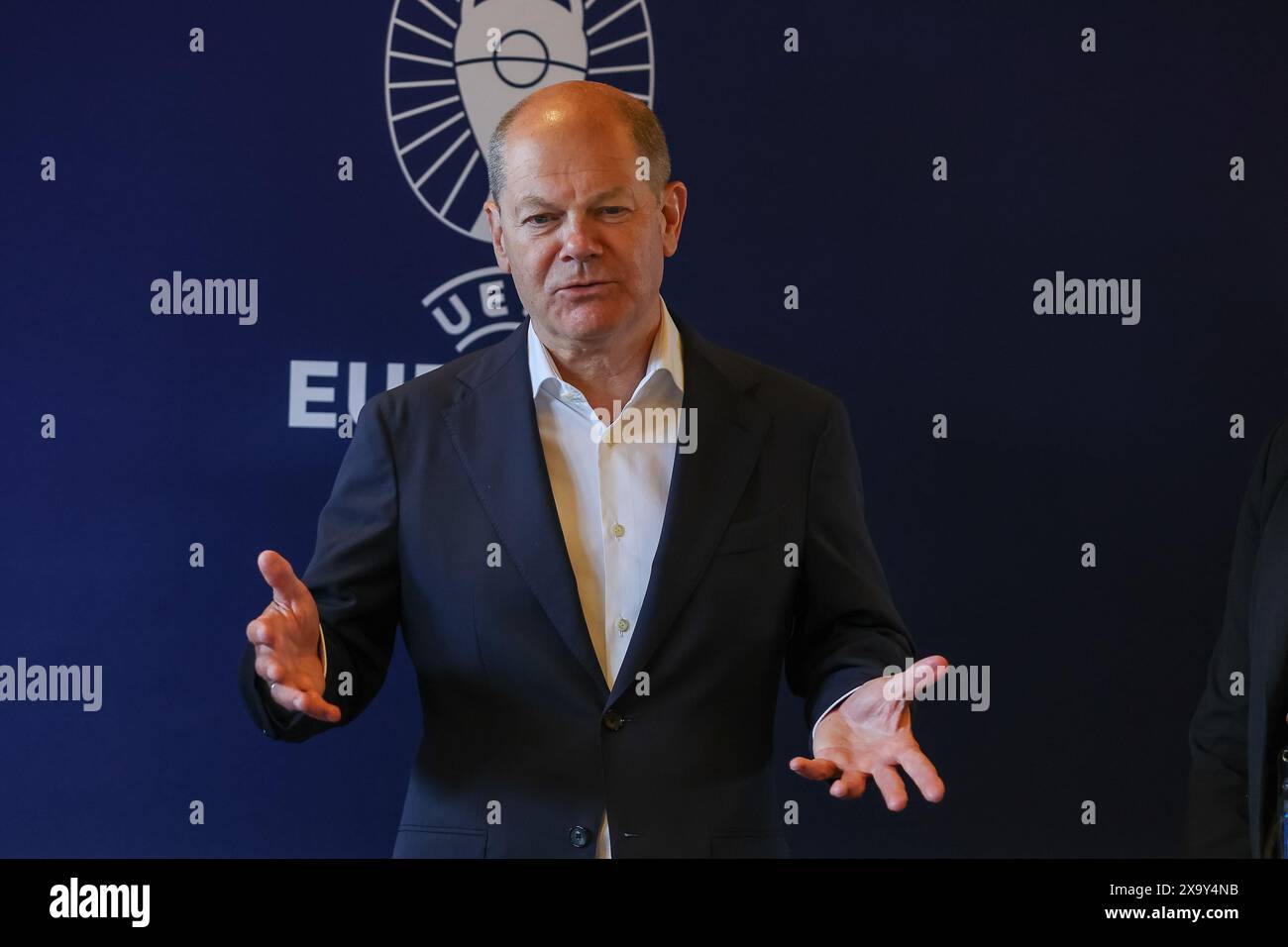 Bundeskanzler Olaf Scholz, Besuch des Bundeskanzlers Olaf Scholz, Fussball Arena München, Besuch des Bundeskanzlers, Fußball Arena München, 03.06.2024, Foto: Eibner-Pressefoto/Jenni Maul Stockfoto