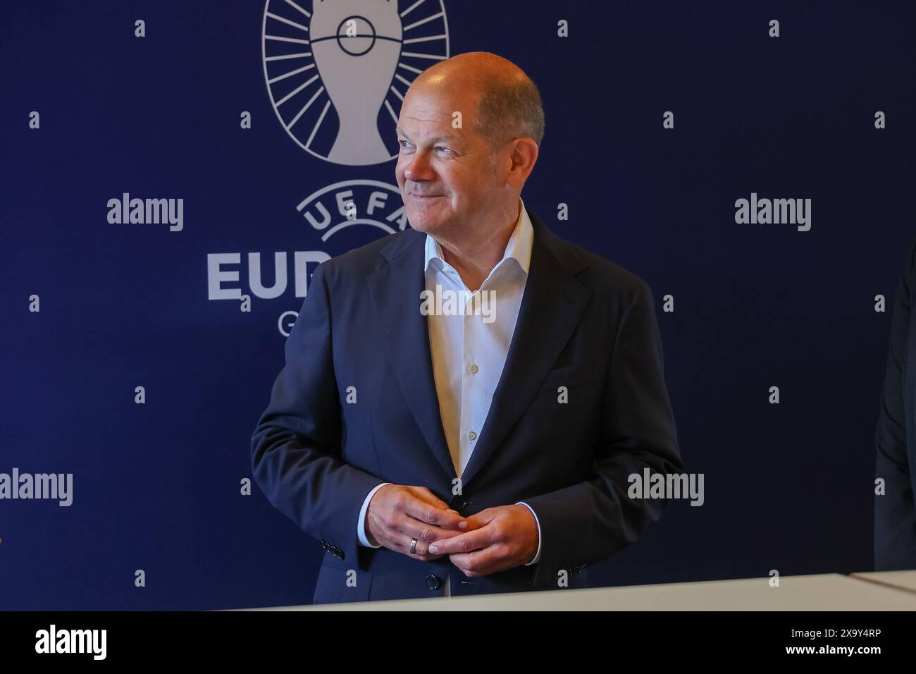 Bundeskanzler Olaf Scholz, Besuch des Bundeskanzlers Olaf Scholz, Fussball Arena München, Besuch des Bundeskanzlers, Fußball Arena München, 03.06.2024, Foto: Eibner-Pressefoto/Jenni Maul Stockfoto