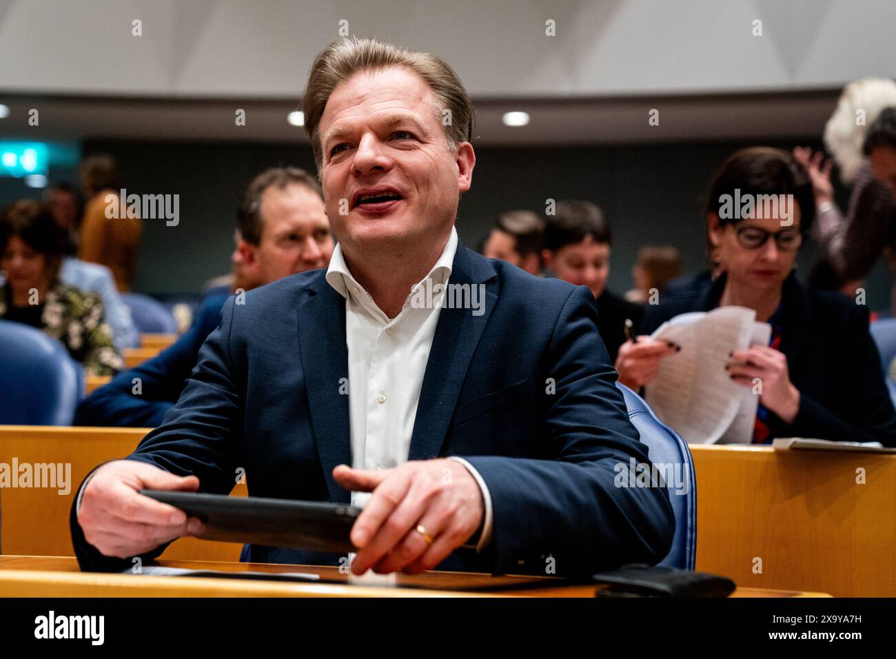 HAAG, NIEDERLANDE - 13. FEBRUAR: Pieter Omtzigt ()NSC während der Plenardebatte im Tweede Kamer am 13. Februar 2024 in den Haag, Niederlande Stockfoto