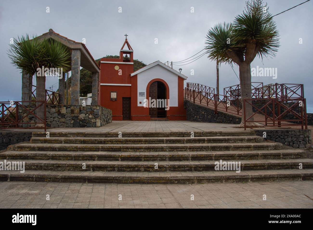 Die Kirche „Iglesia de Taborno“ in einem kleinen Bergdorf im Anaga-Gebirge auf Teneriffa Stockfoto