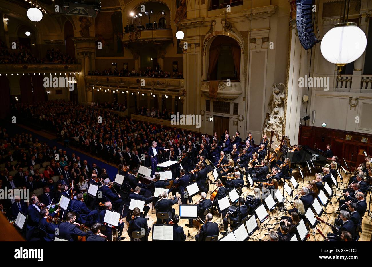 Prag, Tschechische Republik. Juni 2024. Das Abschlusskonzert des 79. Prager Frühlings Internationalen Musikfestivals fand am 3. Juni 2024 in Prag, Tschechien, statt. Das tschechische Philharmonische Orchester unter der Leitung von David Robertson führte die europäische Premiere von Superorganismen auf, komponiert von Miroslav Srnka. Quelle: Roman Vondrous/CTK Photo/Alamy Live News Stockfoto