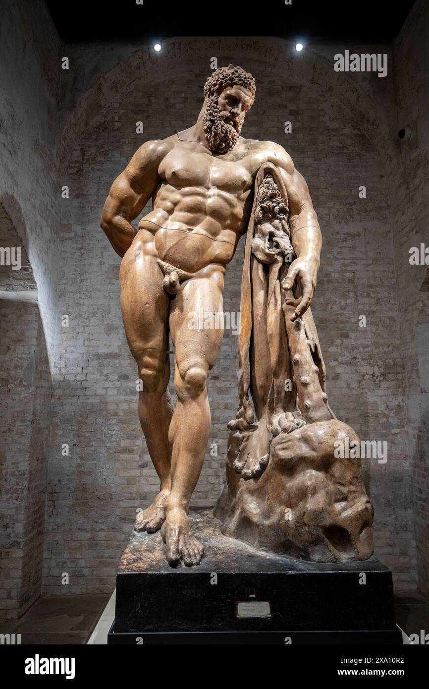 Besetzung der Farnese Herkules in der Royal Academy of Arts, London Stockfoto