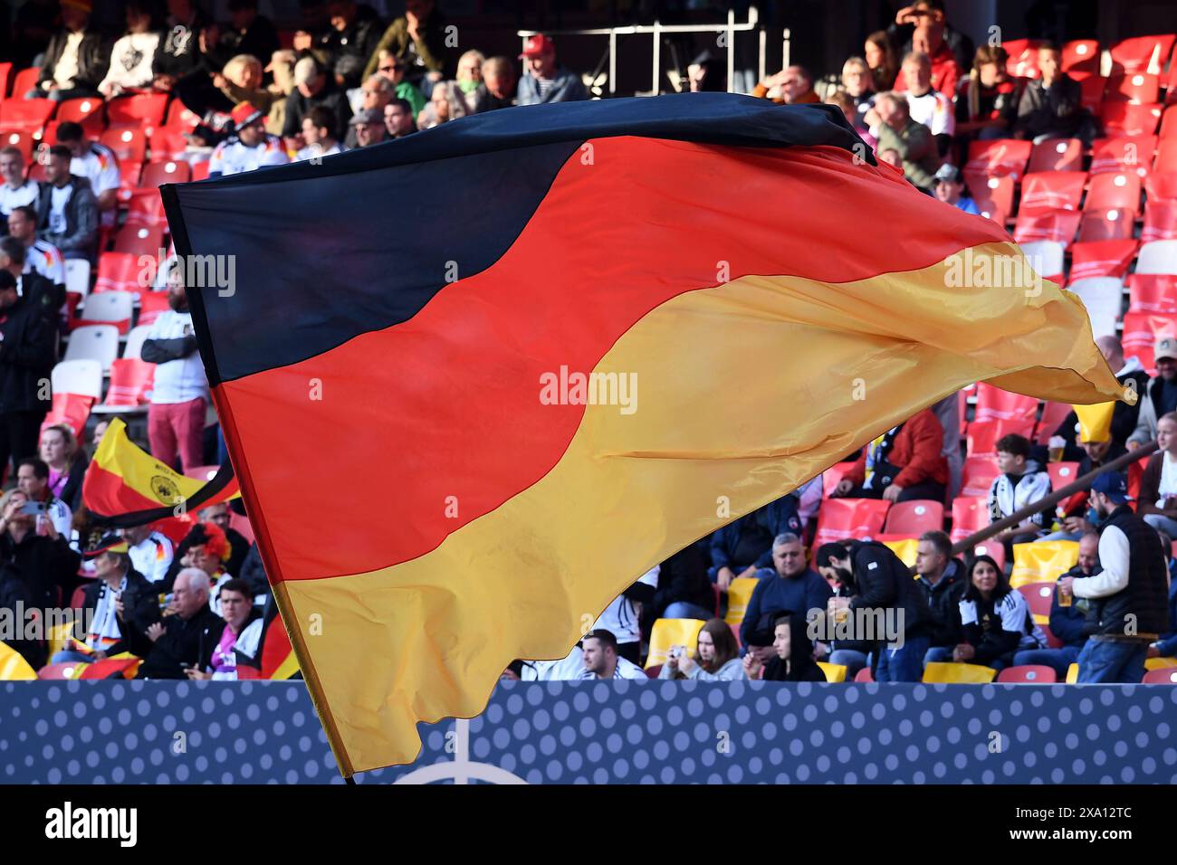Fussball Laenderspiel Deutschland - Ukraine am 03.06.2024 im Max-Morlock-Stadion in Nürnberg Deutschland die Fahne DFB-Vorschriften verbieten die Verwendung von Fotografien als Bildsequenzen und/oder Quasi-Video. Foto: Revierfoto Credit: ddp Media GmbH/Alamy Live News Stockfoto