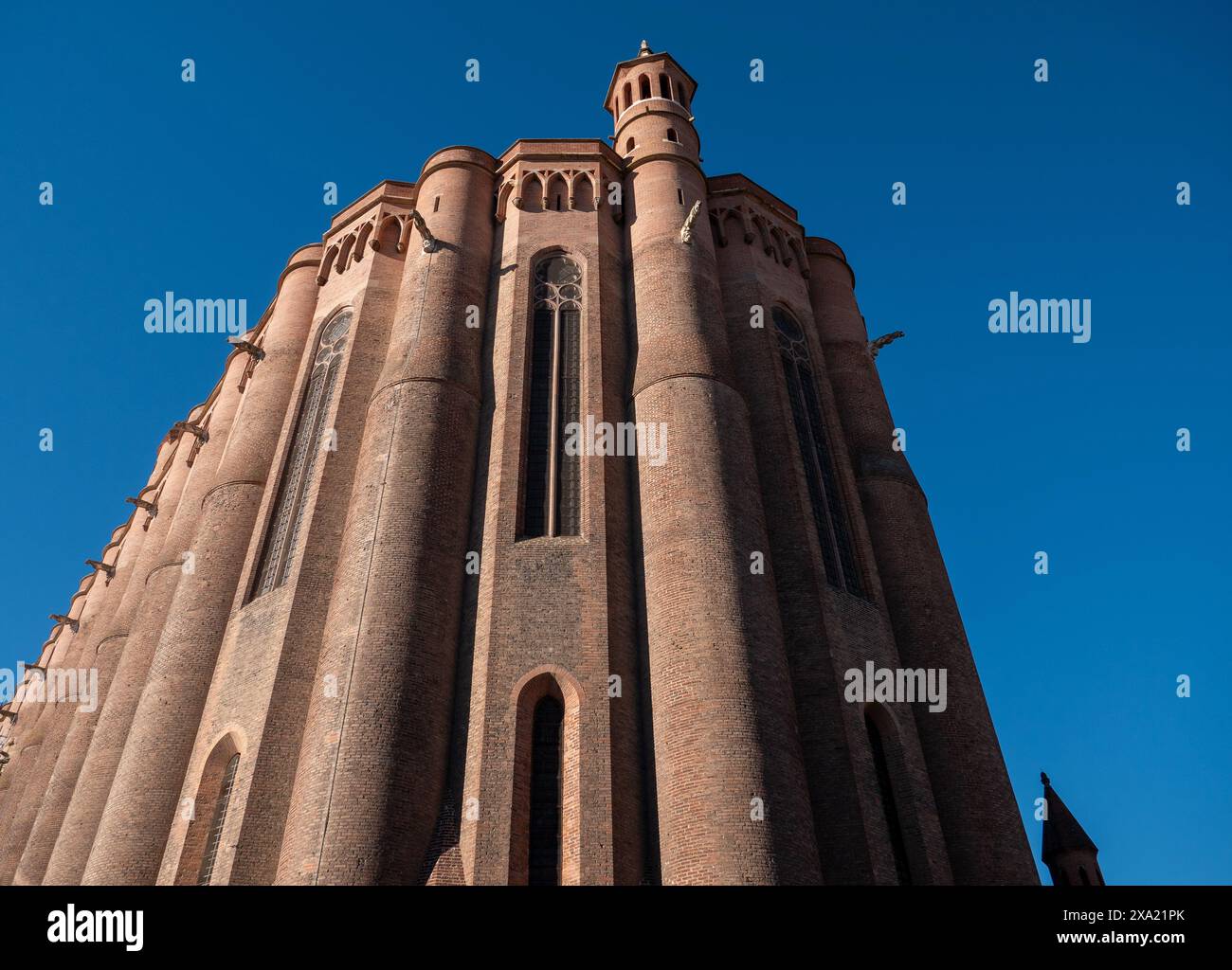 Ein flacher Blick auf die Kathedrale Saint Cecile in Albi, Frankreich Stockfoto