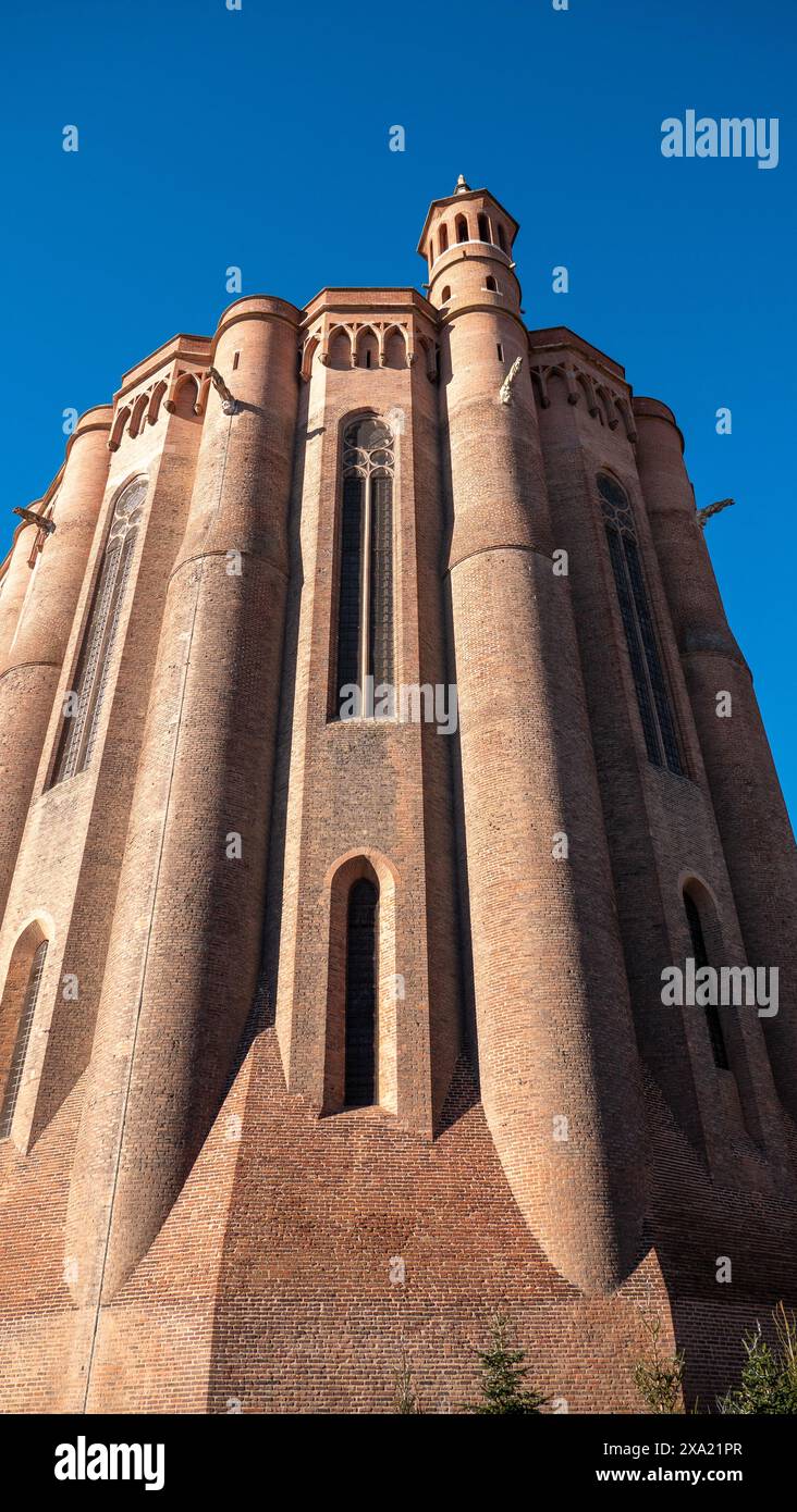 Ein flacher Blick auf die Kathedrale Saint Cecile in Albi, Frankreich Stockfoto
