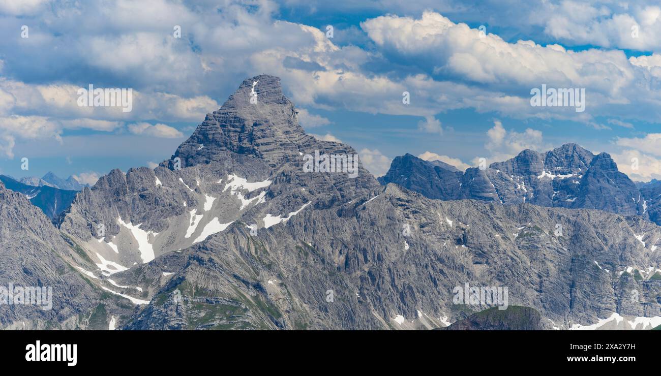 Panorama vom Koblat-Hoehenweg am Nebelhorn zum Hochvogel, 2592m, Allgäuer Alpen, Allgäuer, Bayern, Deutschland Stockfoto