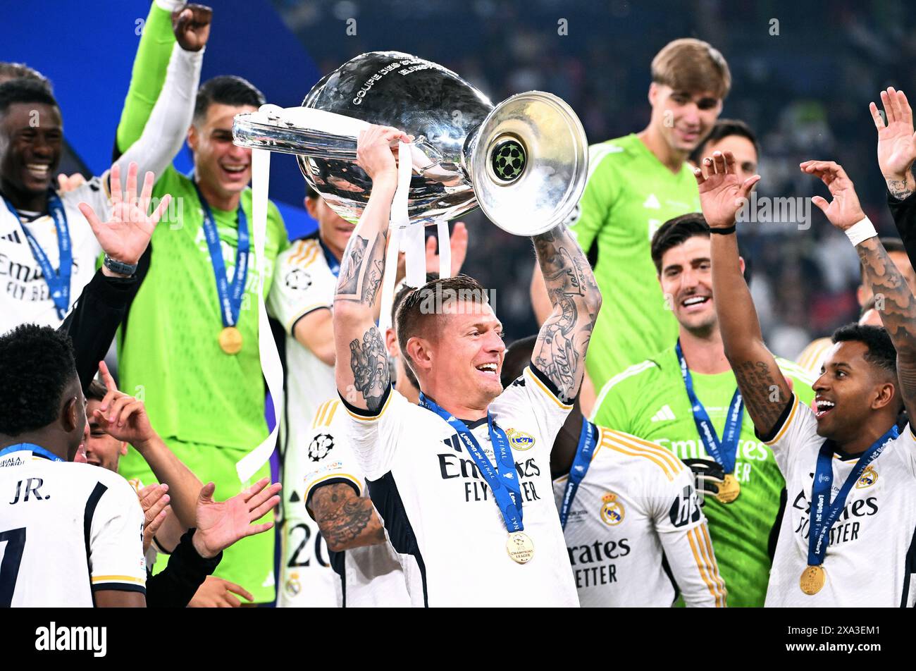 Fanion Tissu Borussia Dortmund / Real Madrid Finale Ligue Des Champions 2024, Multicolore, Neuf Sans Marque
