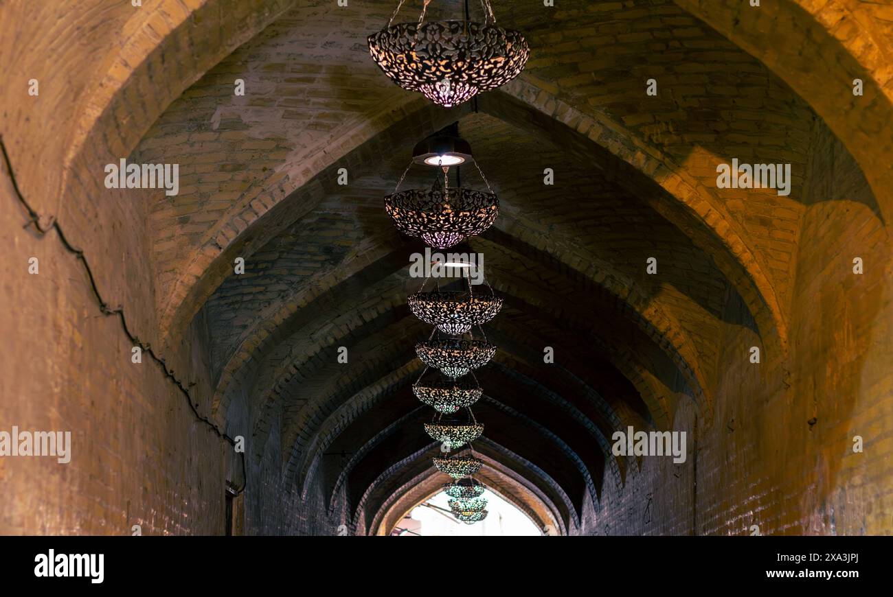 Historische Decke des Vakil Basars, Shiraz, Iran. Stockfoto