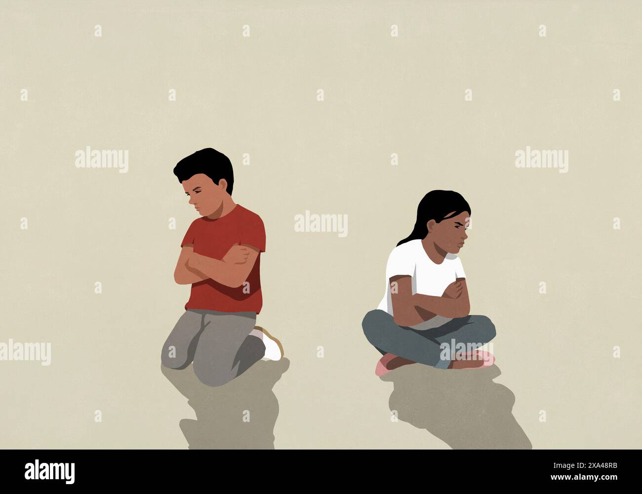 Wütender Junge und Mädchen sitzen mit gekreuzten Armen zurück an Rücken Stockfoto