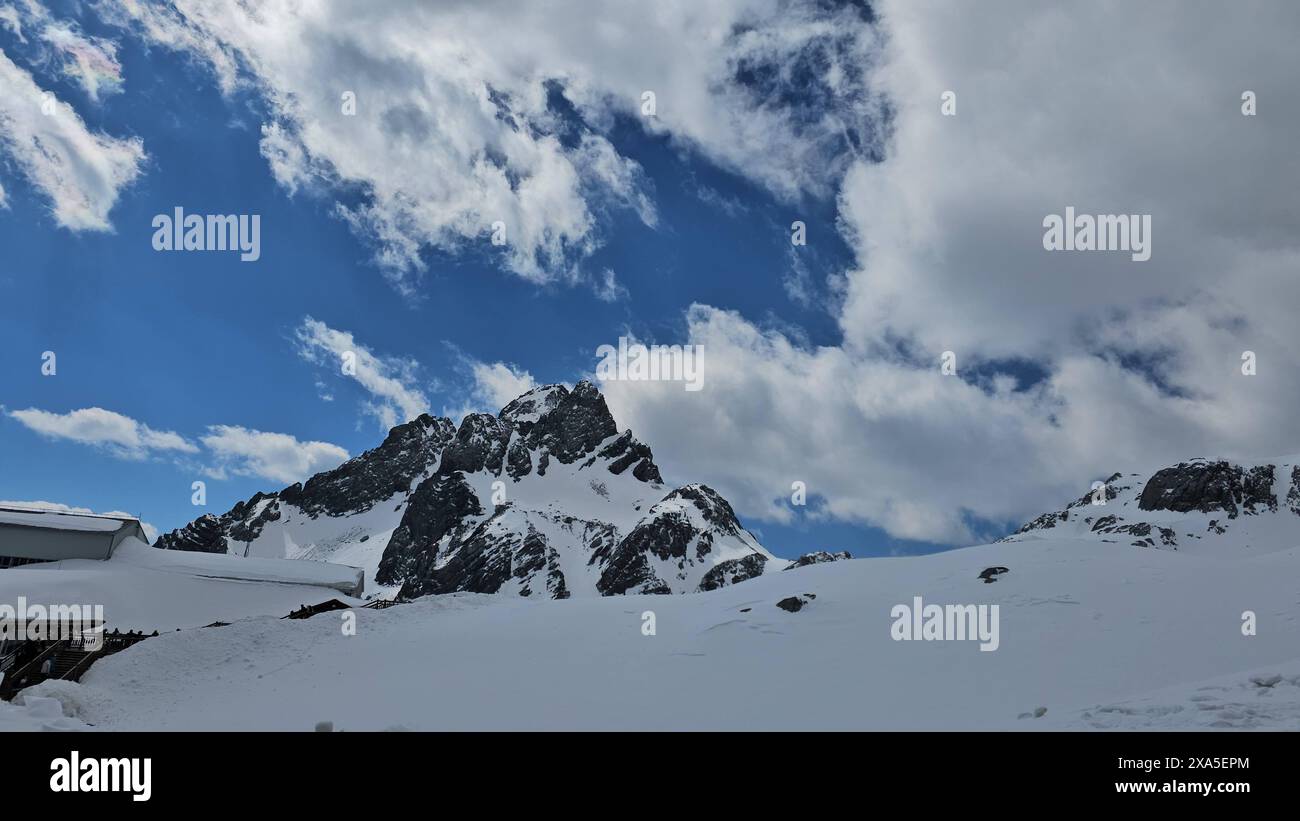 Ein malerischer Blick auf den Jade Dragon Snow Mountain in Lijiang, Yunnan, China Stockfoto