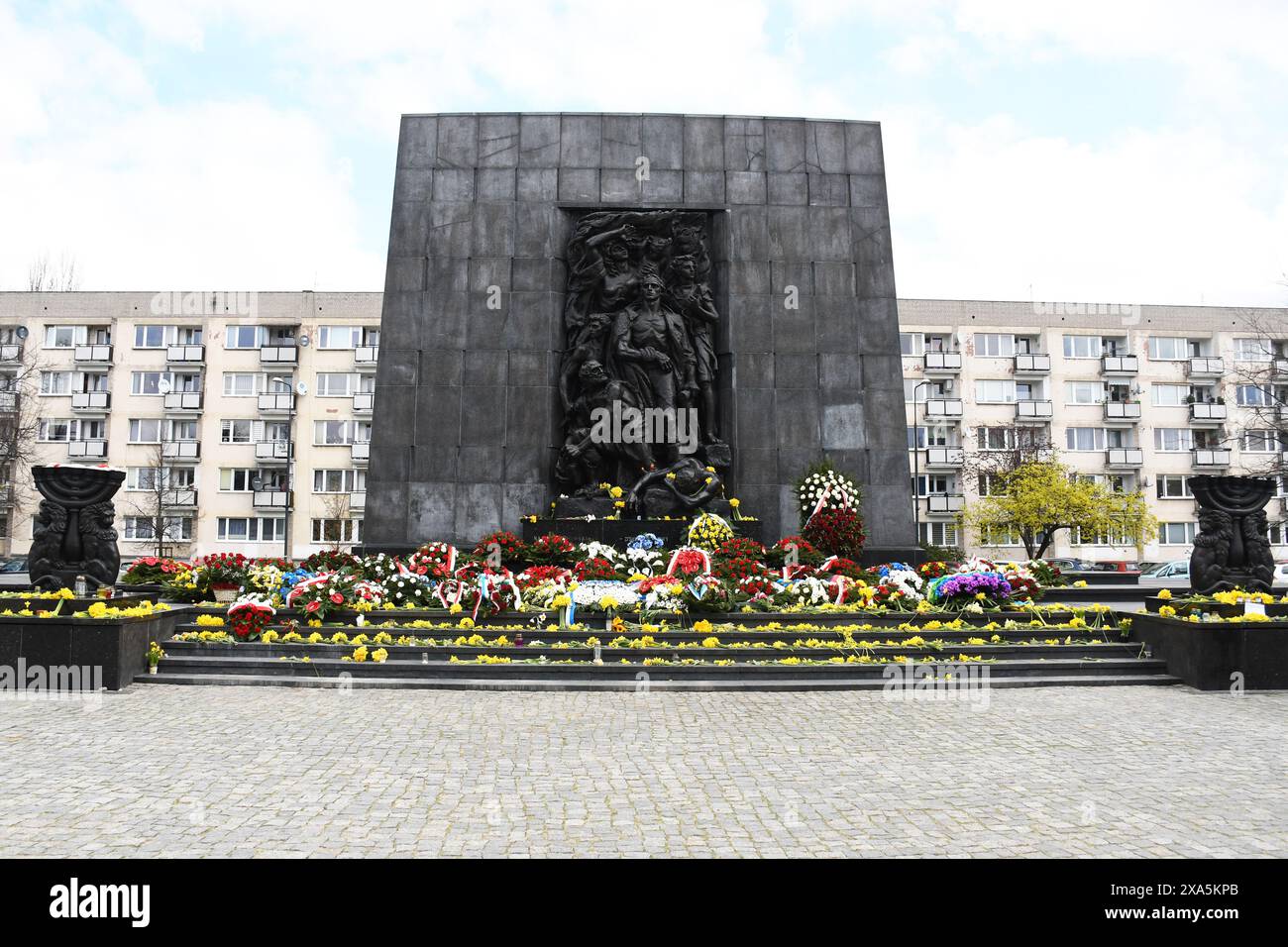 Das Denkmal der Ghettohelden im jüdischen Ghetto in Warschau, Polen Stockfoto
