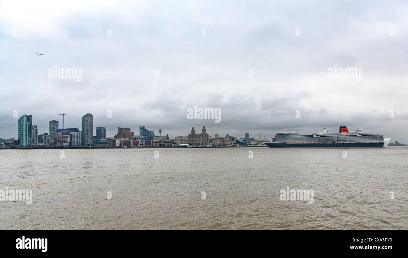 CUNARDS KÖNIGIN ANNE KOMMT IN LIVERPOOL AN Stockfoto