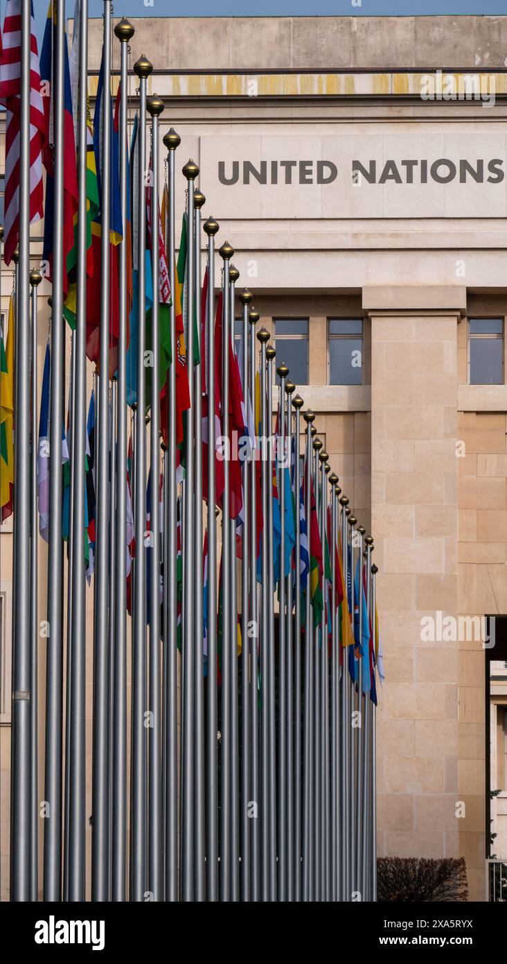 Die Posten und Fahnen bei den Vereinten Nationen, Genf. Stockfoto