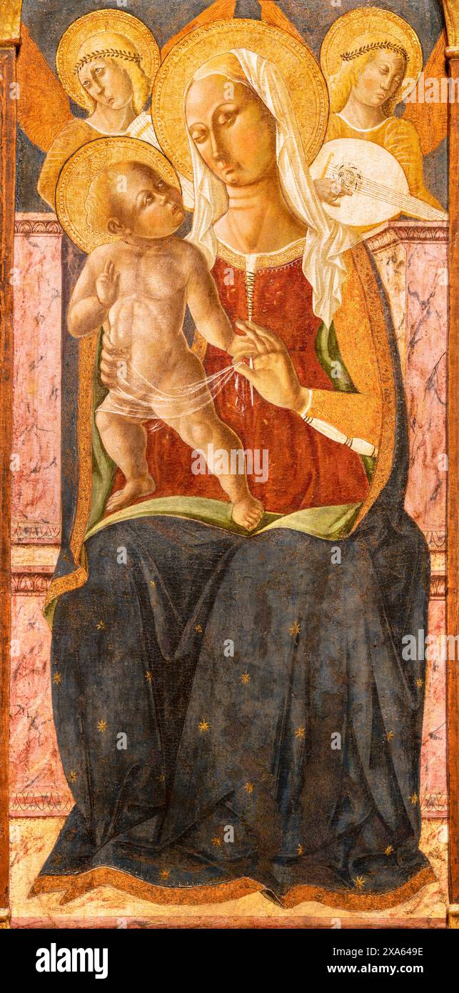 ASSISI, ITALIEN - 17. MAI 2024: Das mittelalterliche Gemälde der Madonna in der Kathedrale San Rufino von Matteo da Gualdo (1435–1507). Stockfoto