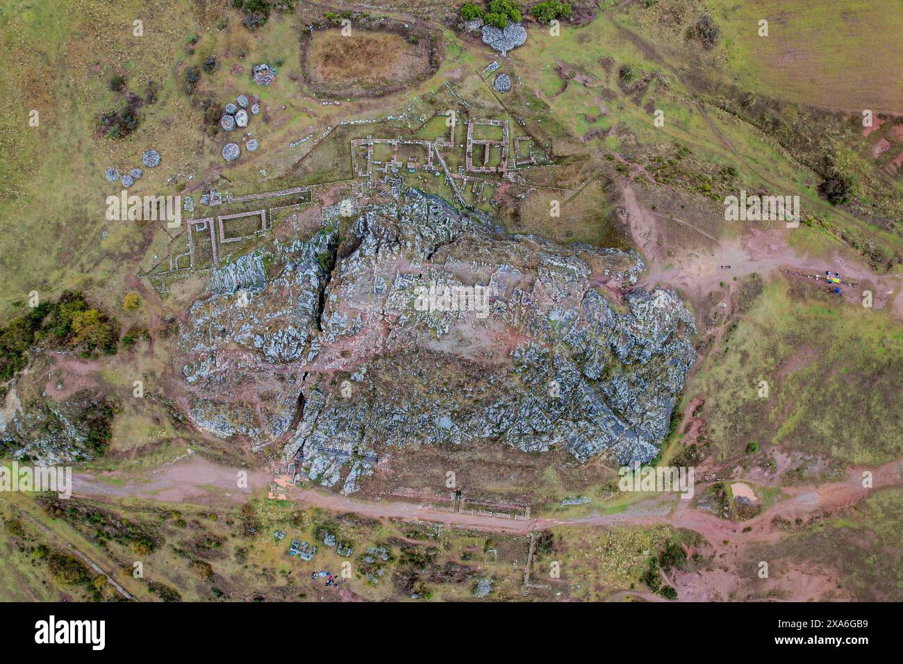 Aus der Vogelperspektive des Mond-Tempels (Templo de la Luna) am Stadtrand von Cusco in Peru Stockfoto