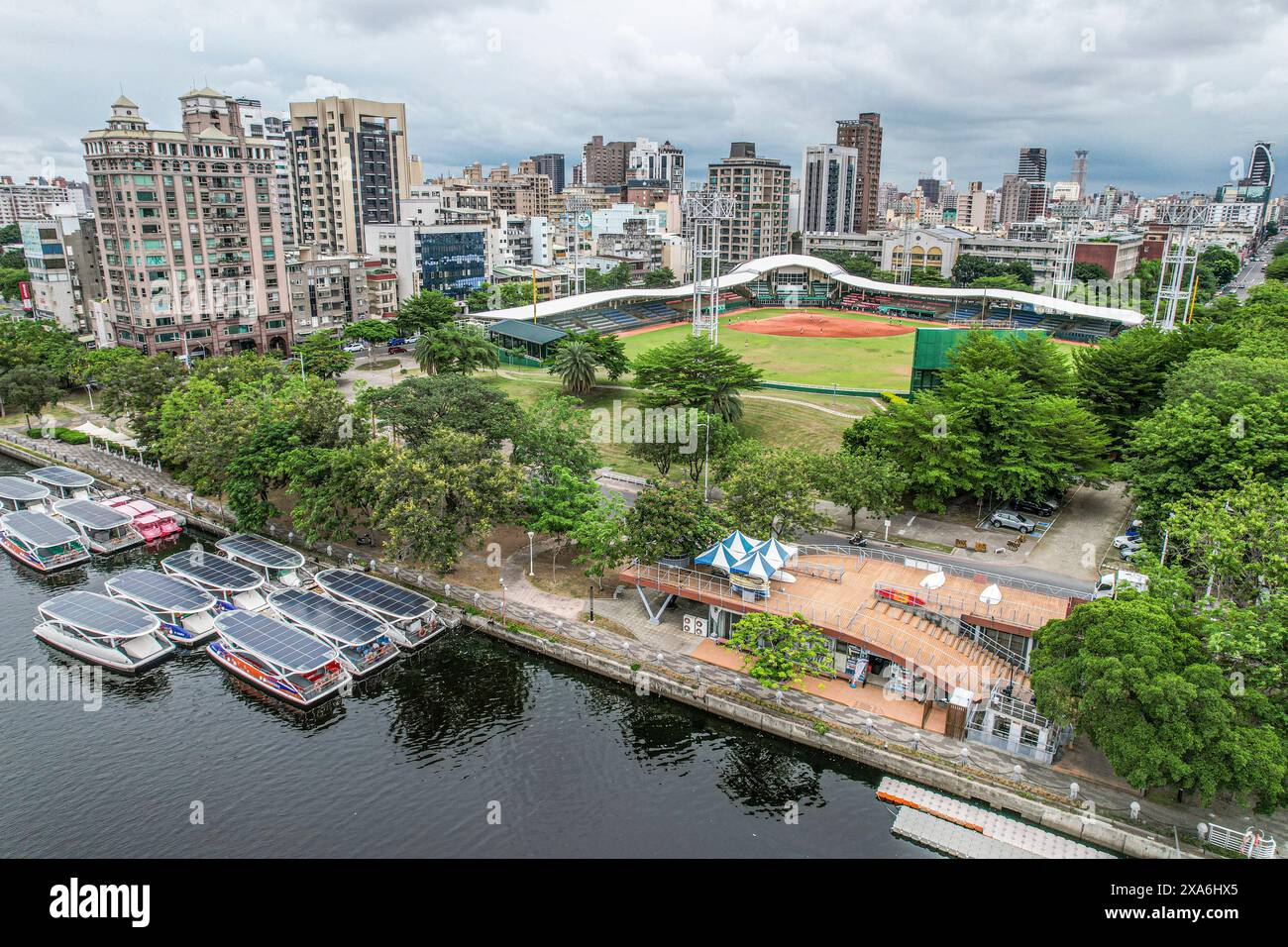 Luftaufnahme der Stadt und des Parks von Kaohsiung in Taiwan Stockfoto