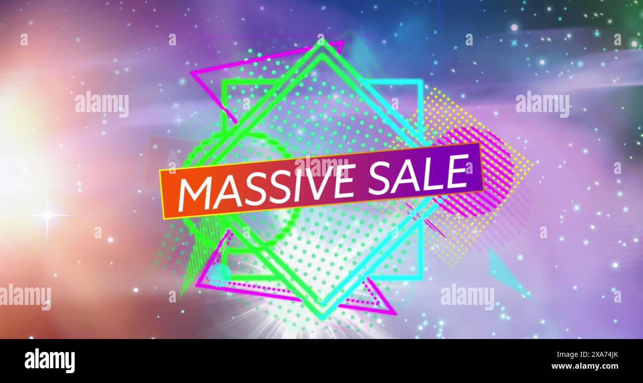 Bild: Massiver Verkaufstext auf rotem bis violettem Banner über lebendigen geometrischen Formen Stockfoto