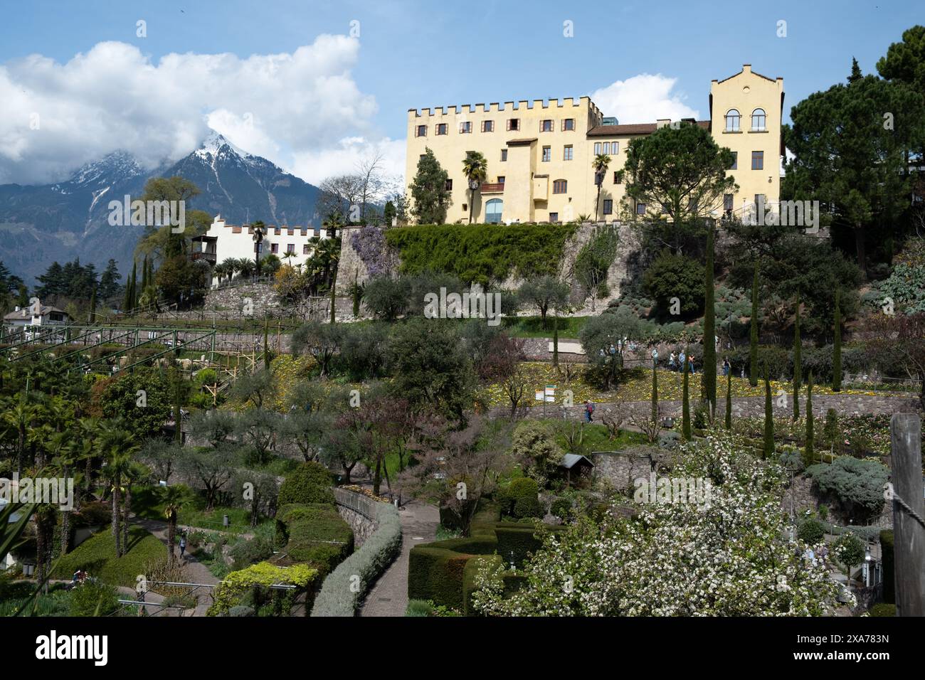 Blick auf die Gärten von Schloss Trauttmansdorff, Meran, Südtirol, Italien, Europa Stockfoto