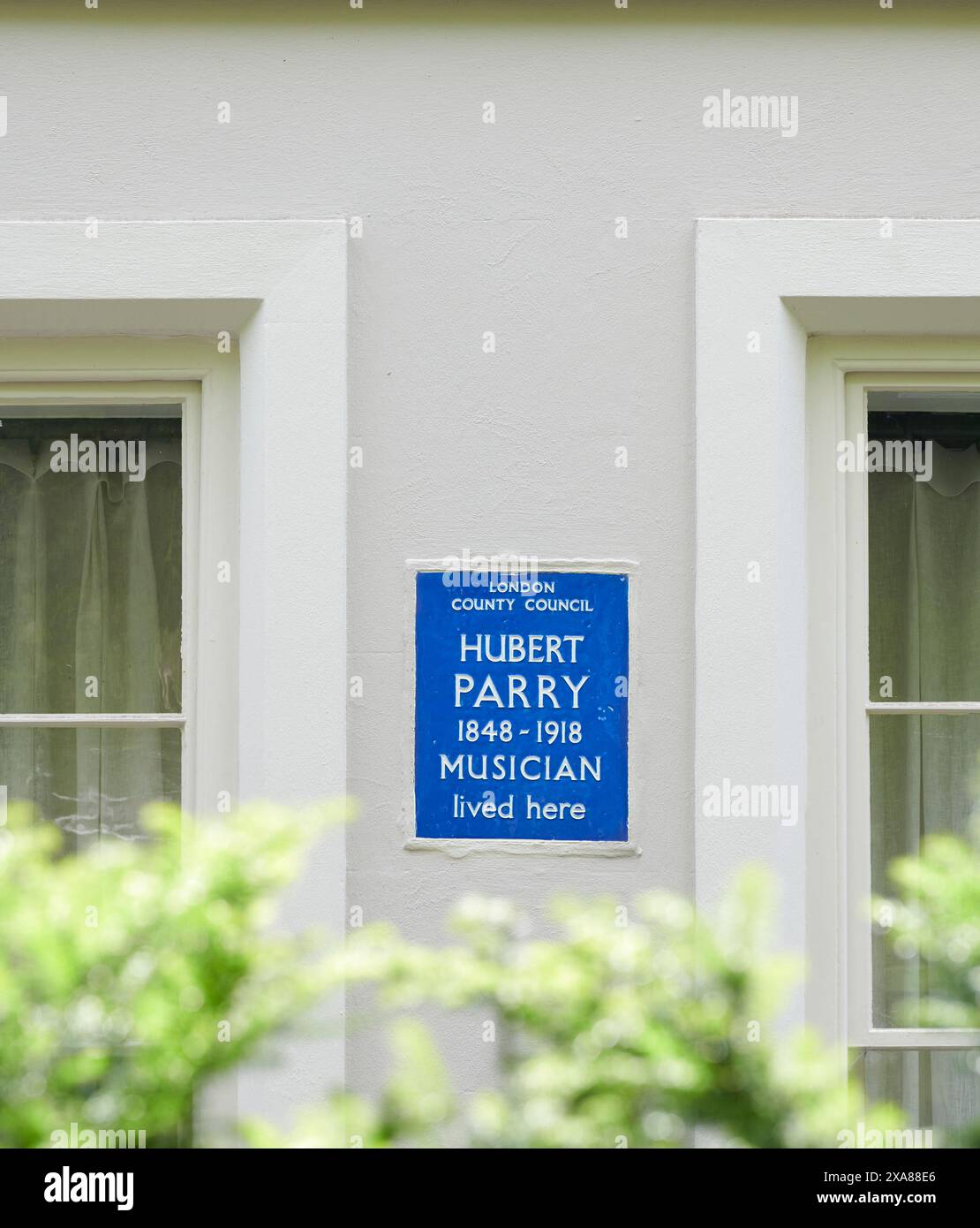 Hubert Parry (1848–1918), Musiker und Komponist, lebte am Kensington Square in London. Stockfoto