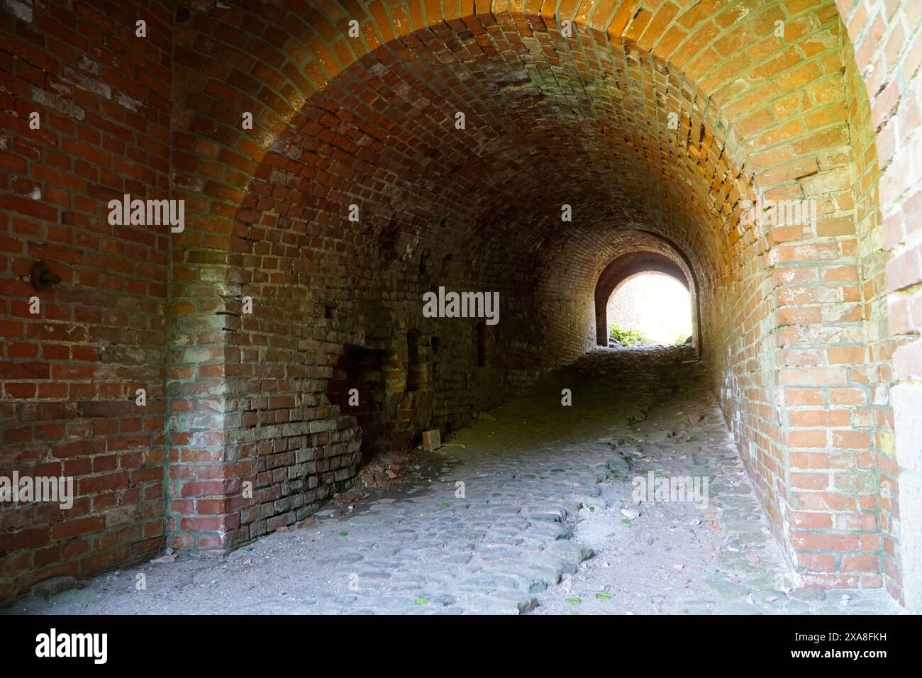 Gizycko, Polen - 13. Mai 2024 - Tunnel in der ehemaligen preußischen Boyen-Festung Stockfoto
