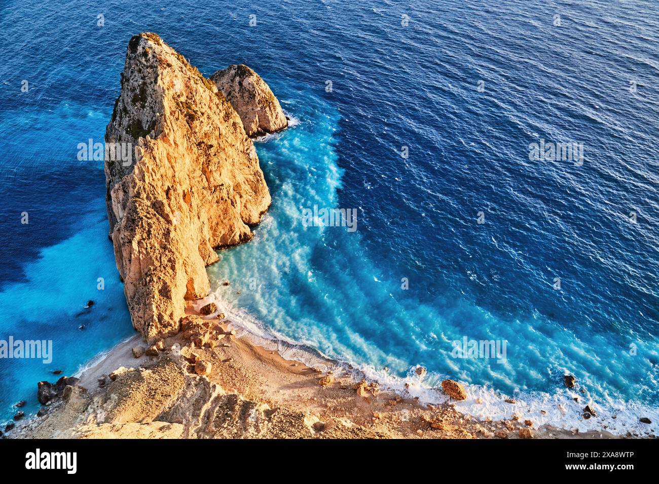 Myzithres Rock, Strand und Aussichtspunkt. Blick von oben auf die Insel Zakynthos im Ionischen Meer in Griechenland Stockfoto