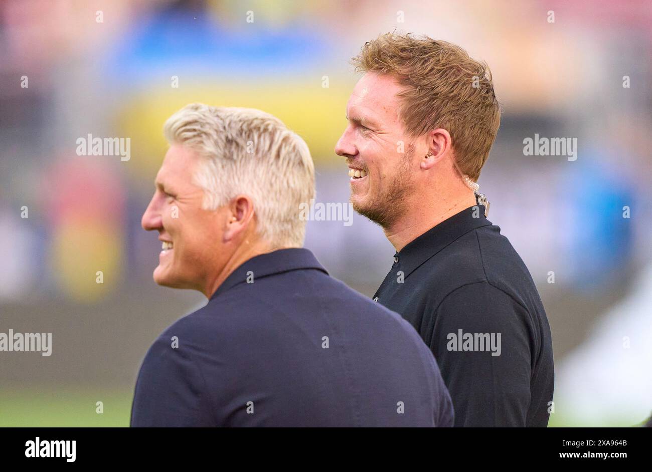 DFB-Trainer Julian Nagelsmann, Bundestrainer, Nationaltrainer, Bastian SCHWEINSTEIGER, Co-Moderator ARD im Freundschaftsspiel DEUTSCHLAND - UKRAINE 0-0 DEUTSCHLAND - UKRAINE in Vorbereitung auf die Europameisterschaft 2024 am 3. Juni 2024 in Nürnberg. Fotograf: ddp Images/STAR-Images Credit: ddp Media GmbH/Alamy Live News Stockfoto