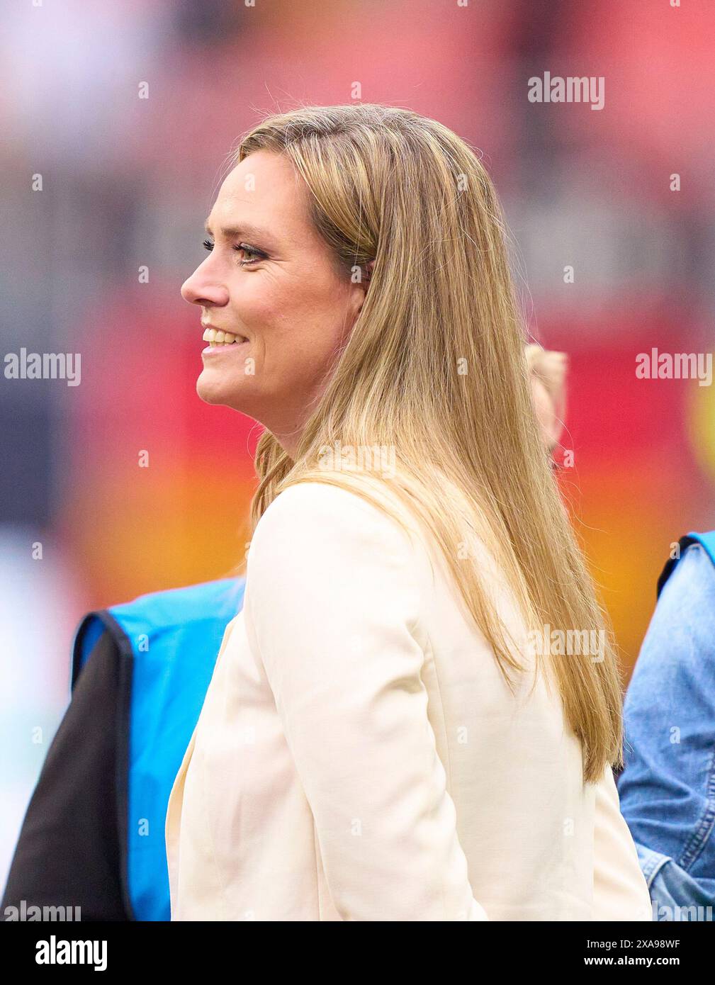 Julia scharf, Moderatorin, Sportmoderatorin, das erste, ARD, im Freundschaftsspiel DEUTSCHLAND - UKRAINE 0-0 DEUTSCHLAND - UKRAINE in Vorbereitung auf die Europameisterschaft 2024 am 3. Juni 2024 in Nürnberg. Fotograf: ddp-Bilder/Sternbilder Stockfoto
