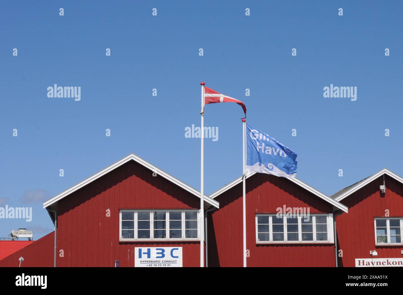 Gilleleje Habour/Gilleleje havn/Denmark/05 JUNI 2024/die Menschen feiern heute am 5. juni 20024 den dänischen Konsignationstag und die offiziellen Feiertage die Bewohner des gilleleje Habour mit Essen und BesichtigungGenießen Sie den Blick auf den Hafen im nördlichen Teil der dänischen Küste. (Foto. Francis Joseph Dean/Dean Pictures) (nicht für kommerzielle Zwecke) Stockfoto