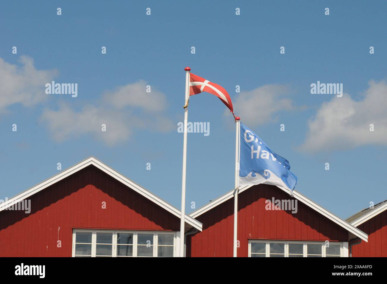 Gilleleje Habour/Gilleleje havn/Denmark/05 JUNI 2024/die Menschen feiern heute am 5. juni 20024 den dänischen Konsignationstag und die offiziellen Feiertage die Bewohner des gilleleje Habour mit Essen und BesichtigungGenießen Sie den Blick auf den Hafen im nördlichen Teil der dänischen Küste. Foto. Bilder von Francis Joseph Dean/Dean sind nicht für kommerzielle Zwecke bestimmt Stockfoto